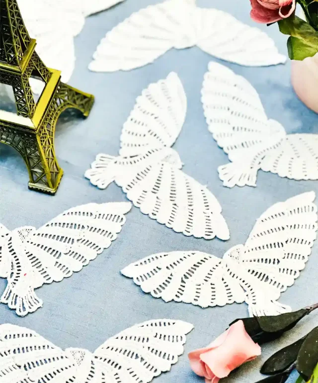 Patches & Necklines Embroidery Home Feature_12